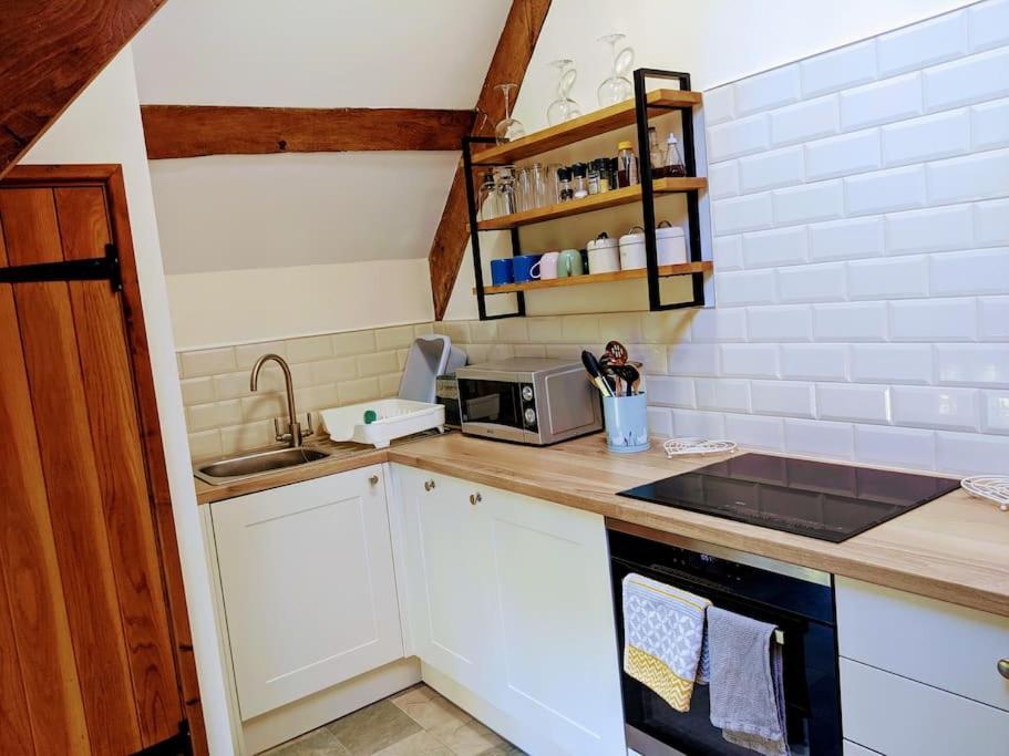 The Old Granary Farm Cottage Abergavenny Exterior foto